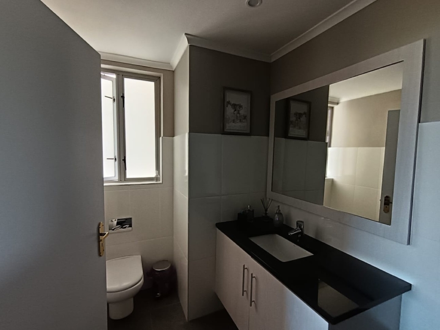 5 Bedroom Property for Sale in Kleinbaai Western Cape